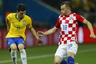 Oscar cerró la victoria de Brasil por 3 a 1, con un gol de puntín