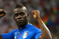 Con gol de Balotelli, Italia derrota a Inglaterra en el debut