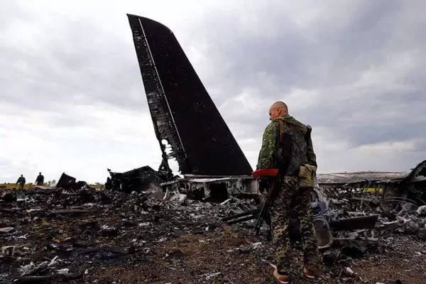 Rebeldes derriban un avión de Ucrania