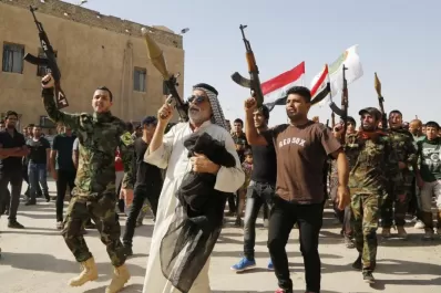Miles de iraquíes se alistan para luchar contra los yihadistas