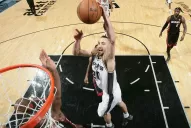 Mirá la tremenda volcada de Manu Ginóbili