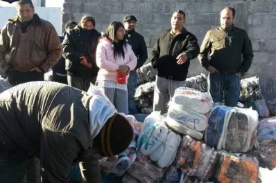 Secuestran más de 50 toneladas de ropa y 16 kilos de cocaína, en Rosario de la Frontera