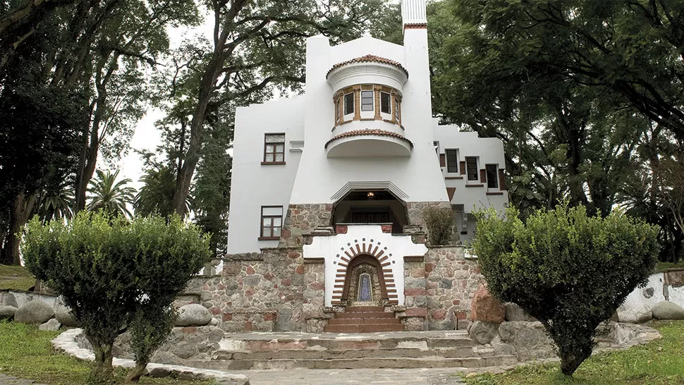  COMO ANTES. Esta imagen era la primera que veían aquellos que visitaban por primera vez la casa que perteneció a Alfredo Guzmán y a Guillermina Leston; allí estaba ubicado el camino de entrada. la gaceta / fotos de jorge olmos sgrosso