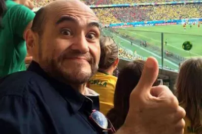El Señor Barriga alentó a México en el partido contra Brasil
