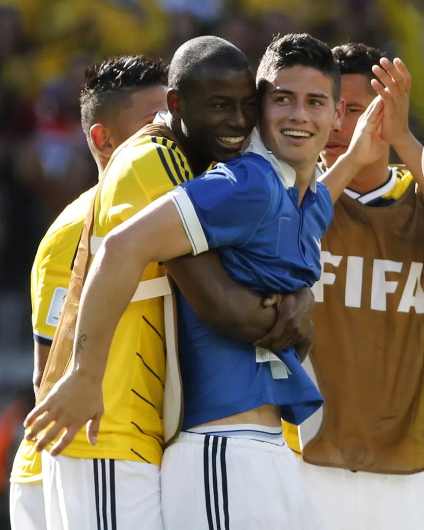 TIENE CON QUÉ. James Rodríguez dirige la batuta de la Colombia sin Falcao. 