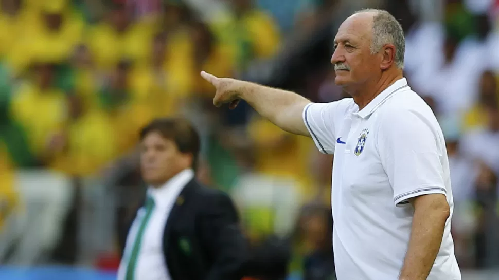 MEJOR NO PERDER. El partido fue trabado y muy divido y el arquero de México fue la figura, porque atajó todas las posibilidades que creamos. Ahora hay que pensar en el próximo encuentro, resaltó el entrenador  Luiz Felipe Scolari. REUTERS