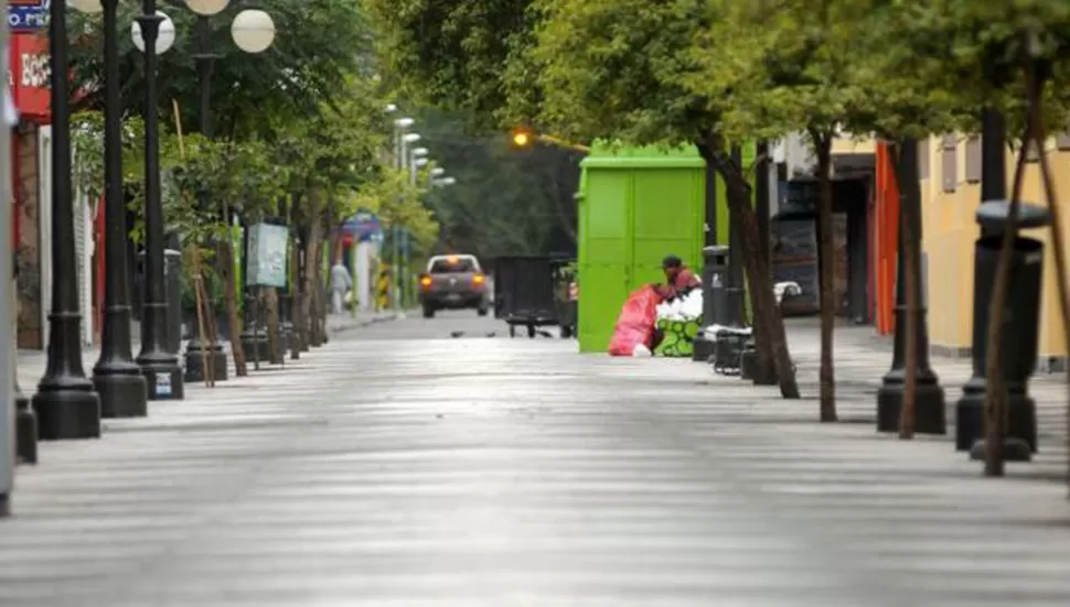 LA CIUDAD DESIERTA. Así será la imagen del microcentro de Tucumán el próximo viernes debido al feriado nacional. ARCHIVO LAGACETA 