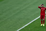 Mirá el planchazo de Sergio Ramos a Eduardo Vargas