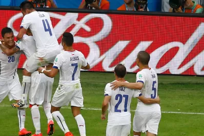 Chile gana con autoridad y deja a España al borde de la eliminación