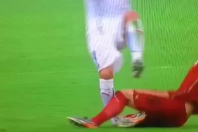 La durísima falta de Xabi Alonso frente a Chile