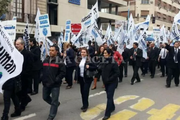 Los bancos de Tucumán dejaron de atender al público por el paro nacional