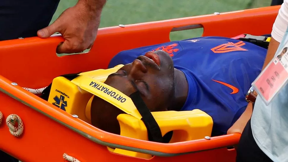 PREOCUPACIÓN. Martins Indi será sometido a estudios más complejos para determinar el grado de su lesión. REUTERS