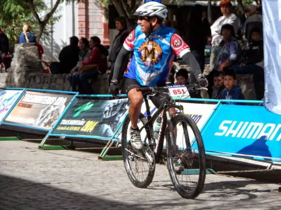 LÍDERES. Altamirano (2) y Durán (851) son punteros en sus respectivas categorías. 