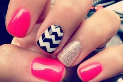 Entre manicura y arte
