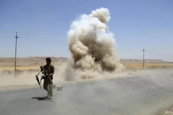 Yihadistas y el ejército luchan por el control del crudo iraquí