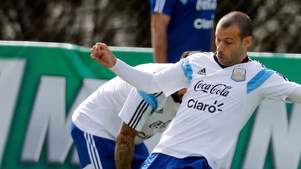 EL JEFECITO. Mascherano se ganó su lugar en la Selección a fuerza de sacrificio. REUTERS