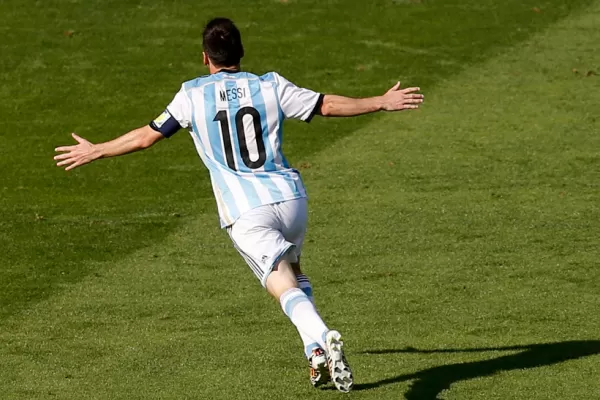 Una genialidad de Messi le dio la victoria a la Argentina