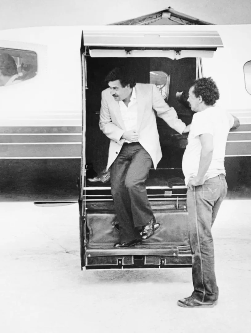 CONTRASTE. Pablo Escobar Gaviria, el narcotráficante y líder del Cartel de Medellín, fue congresista electo por el voto del pueblo colombiano. Cayó abatido el 2 de diciembre de 1993, un día después de cumplir 44 años.  