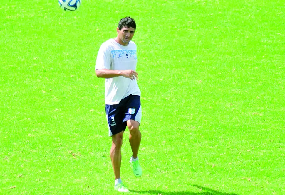 EN CASA. Longo disfruta de la familia en Mendoza hasta tanto firme contrato. La Gaceta / Foto de Diego Aráoz (archivo)