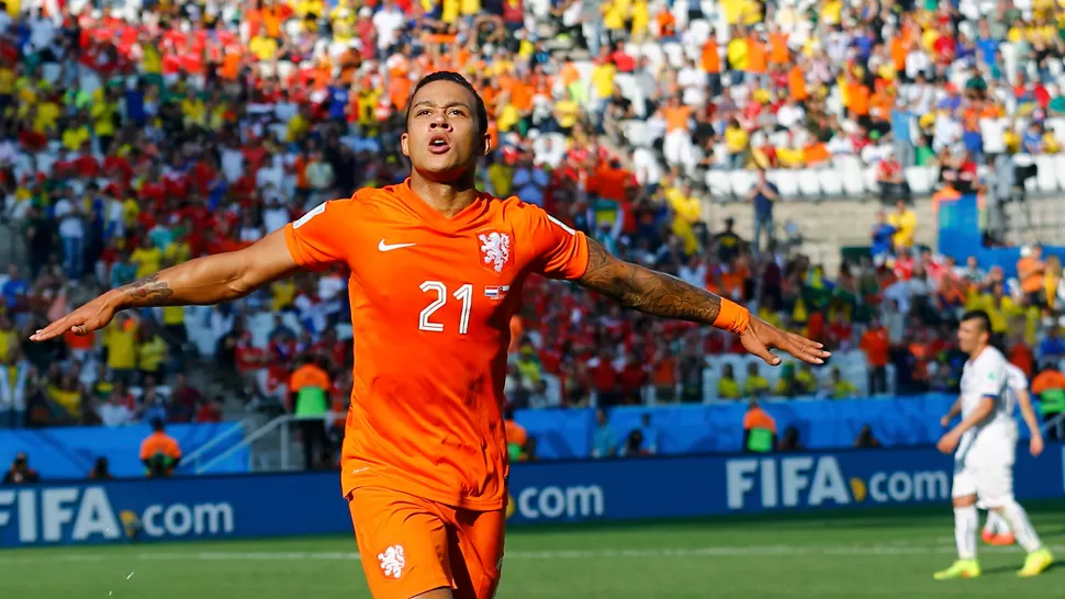 SE TERMINO. Depay puso el 2-0 final ante los chilenos. REUTERS