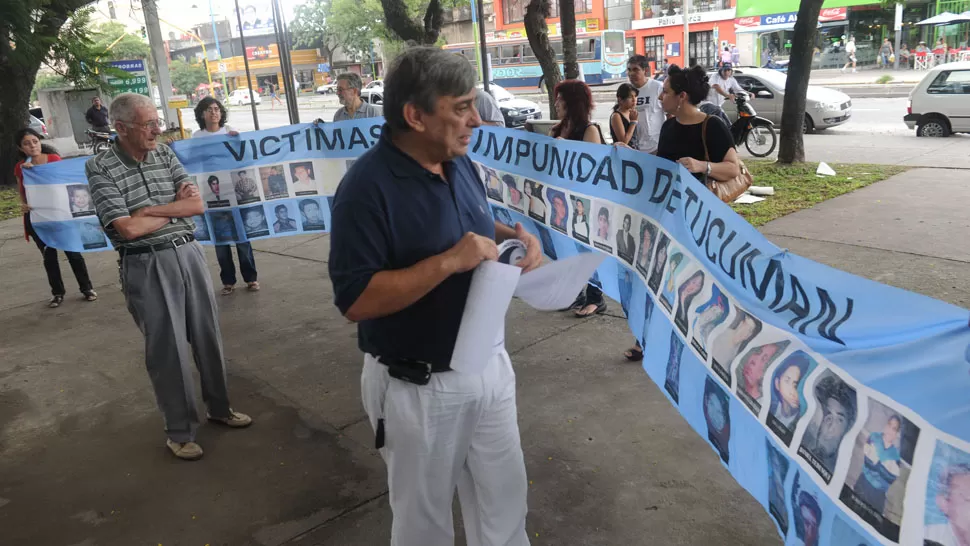 RECLAMO. El padre de Paulina sigue esperando que se encuentre a los culpables del crimen. LA GACETA