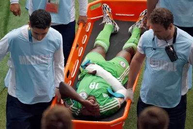 El nigeriano Babatunde se fue con el brazo entablillado