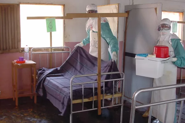 La epidemia de ébola en Africa occidental está fuera de control