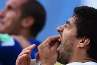 La FIFA sancionó a Suárez por nueve partidos por la mordida a Chiellini