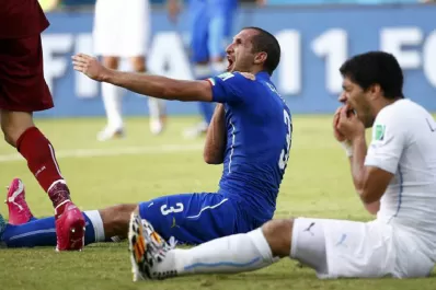 Chiellini consideró excesiva la sanción a Suárez