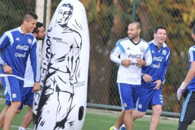 El día que Lavezzi imitó a Suárez