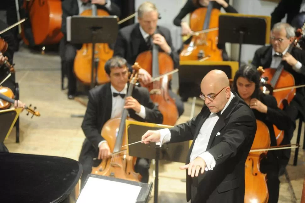 ESTA NOCHE. Jeff Manookian armó un programa para que se luzcan el pianista y la orquesta. la gaceta / foto de antonio ferroni (archivo)