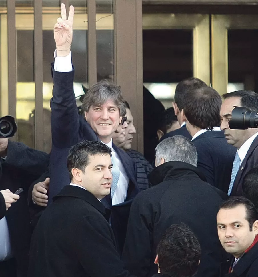 9 DE JUNIO. Boudou había ingresado a Tribunales sonriente y victorioso.