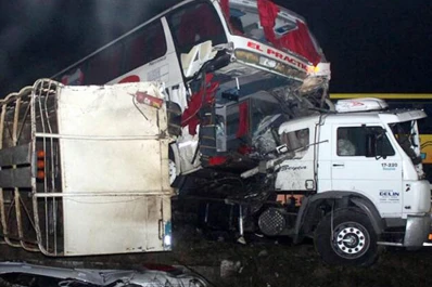 Santa Fe: al menos 40 heridos por un choque múltiple entre camiones, ómnibus y autos