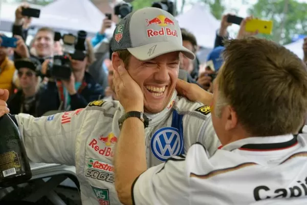 Ogier festejó en Polonia y se escapa en el certamen