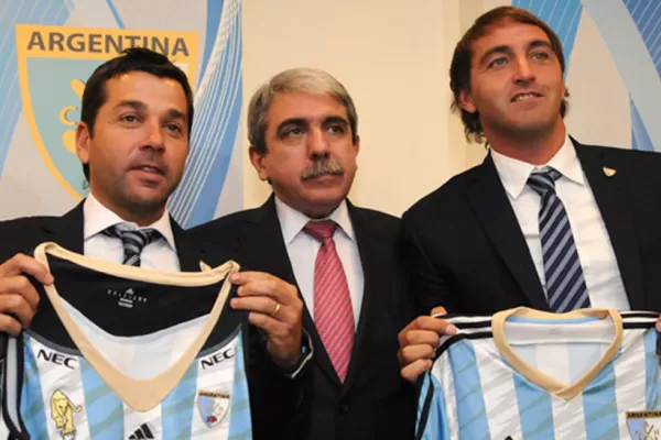 Santiago Capurro es el nuevo DT de Las Leonas