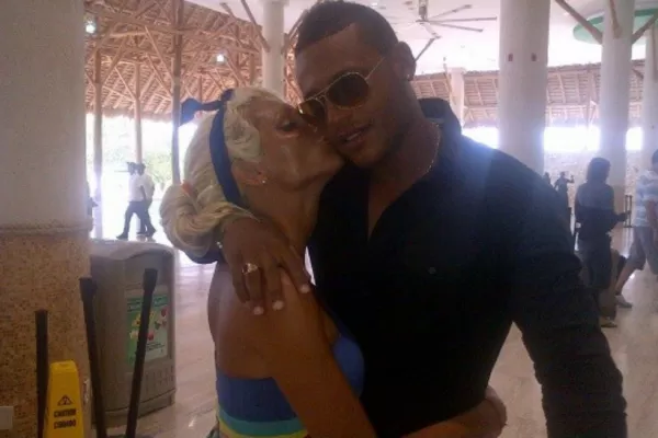 Sale a la luz un video porno de Peluche, el novio de Vicky Xipolitakis