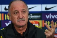 El DT Scolari insinuó que FIFA no quiere ver a Brasil campeón