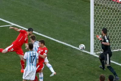 El palo impidió que Suiza marque el empate