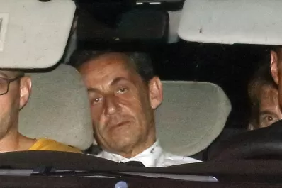 Sarkozy más complicado: fue imputado por corrupción, tráfico de influencias y violación del secreto de instrucción
