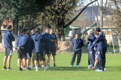 Pocos, pero unidos y felices