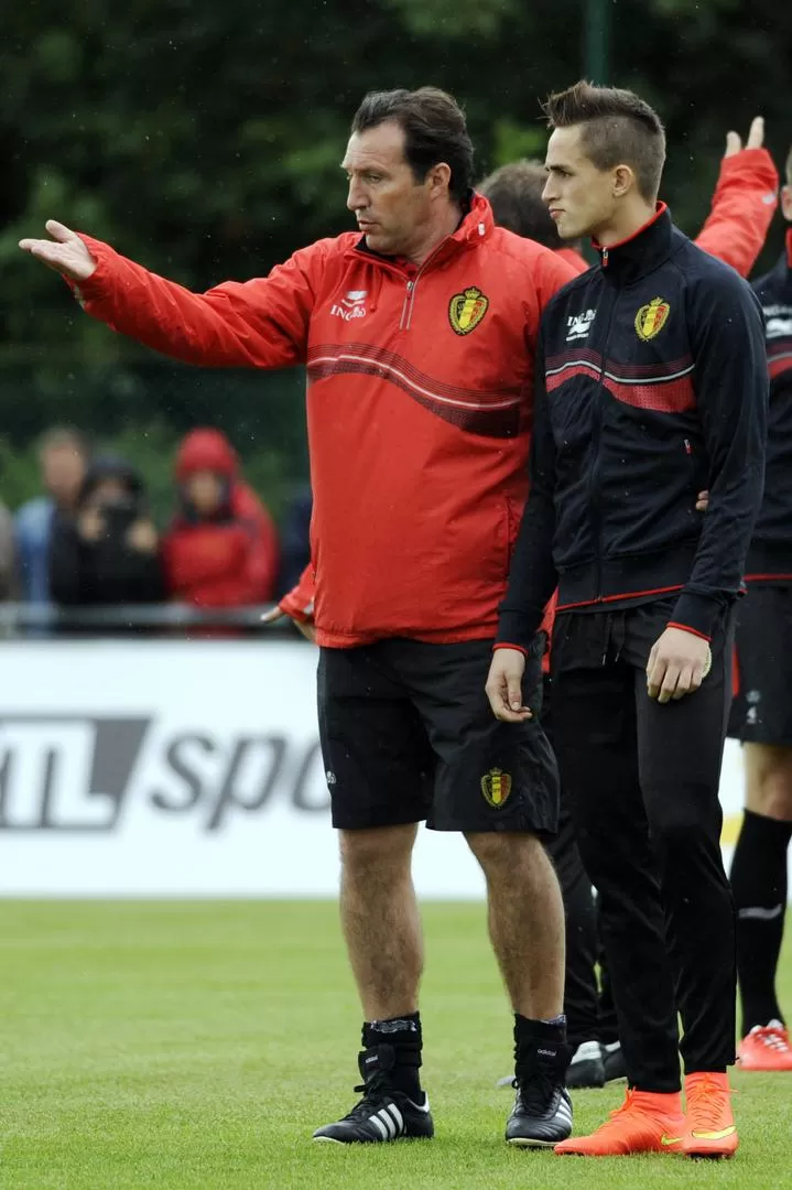 PREPARADOS PARA LA SELECCIÓN. El DT de Bélgica, Wilmots, y su equipo están listos para el duelo histórico del sábado. reuters