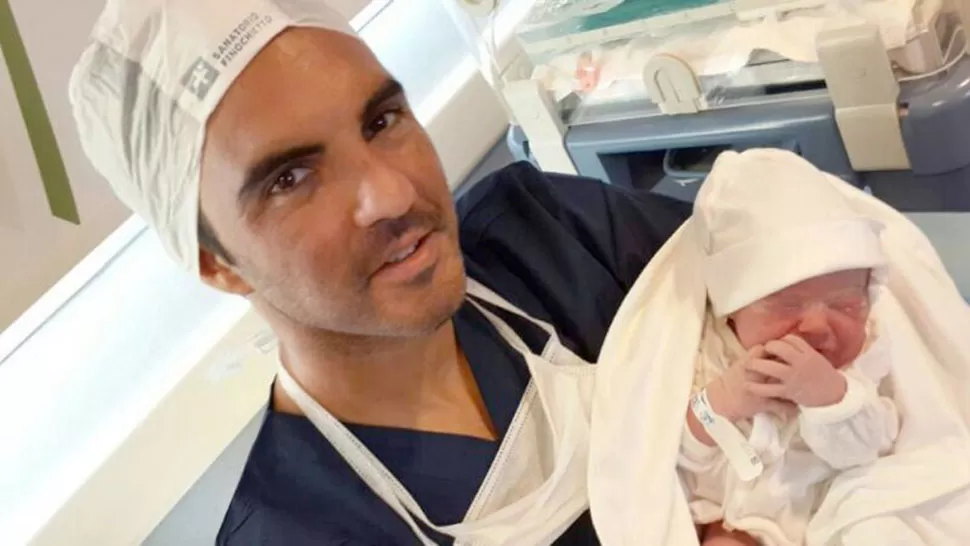 HERMOSA Fabián Cubero presentó a su pequeña hija Sienna. FOTO TOMADA DE TN.COM.AR