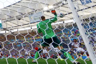 La atajada de Neuer que salvó a Alemania en el final
