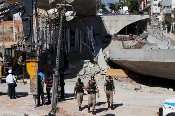 Retiran el cuerpo de la segunda víctima de la tragedia de Belo Horizonte