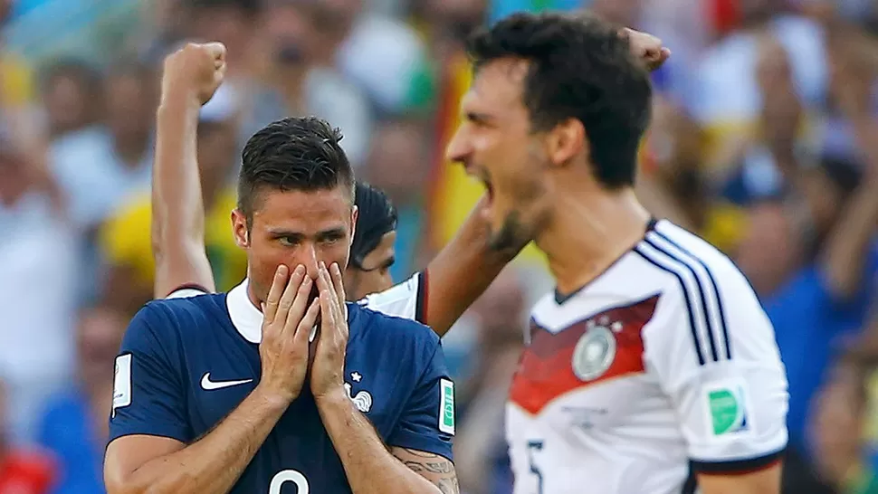 SIEMPRE ESTÁ. Humels celebra el gol de la victoria, que le dio a Alemania un nuevo boleto a semifinales. REUTERS