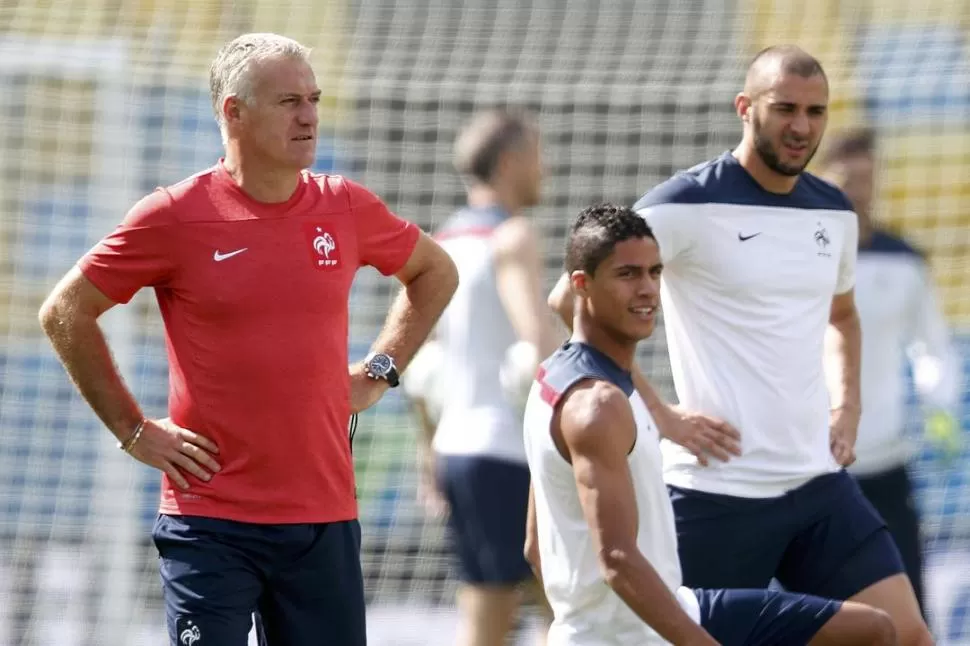 GANADOR. Deschamps quiere volver a llevar a Francia a lo más alto. El ex volante ya fue campeón como jugador en 1998. reuters