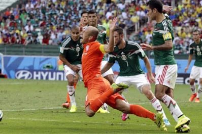 En México, la frustración por el penal fingido de Robben llega a las urnas