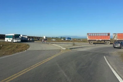 Vecinos de Concepción no pueden circular por la nueva traza de la ruta 38, por una protesta