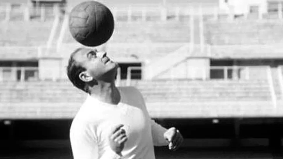 ESTRELLA. Di Stéfano fue un jugador adelantado para su tiempo. FOTO TOMADA DE LACIUDADDEPORTIVA.COM