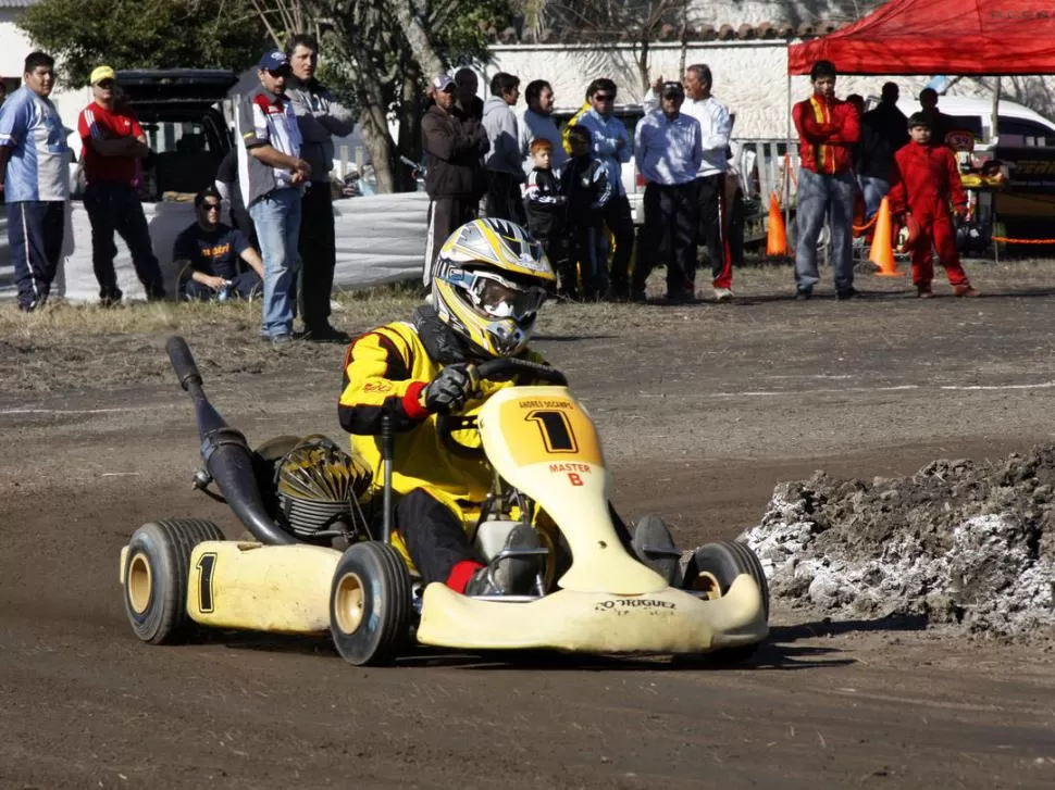 EN MASTER 200 B. Docampo no tuvo sobresaltos para ganar en su categoría. 